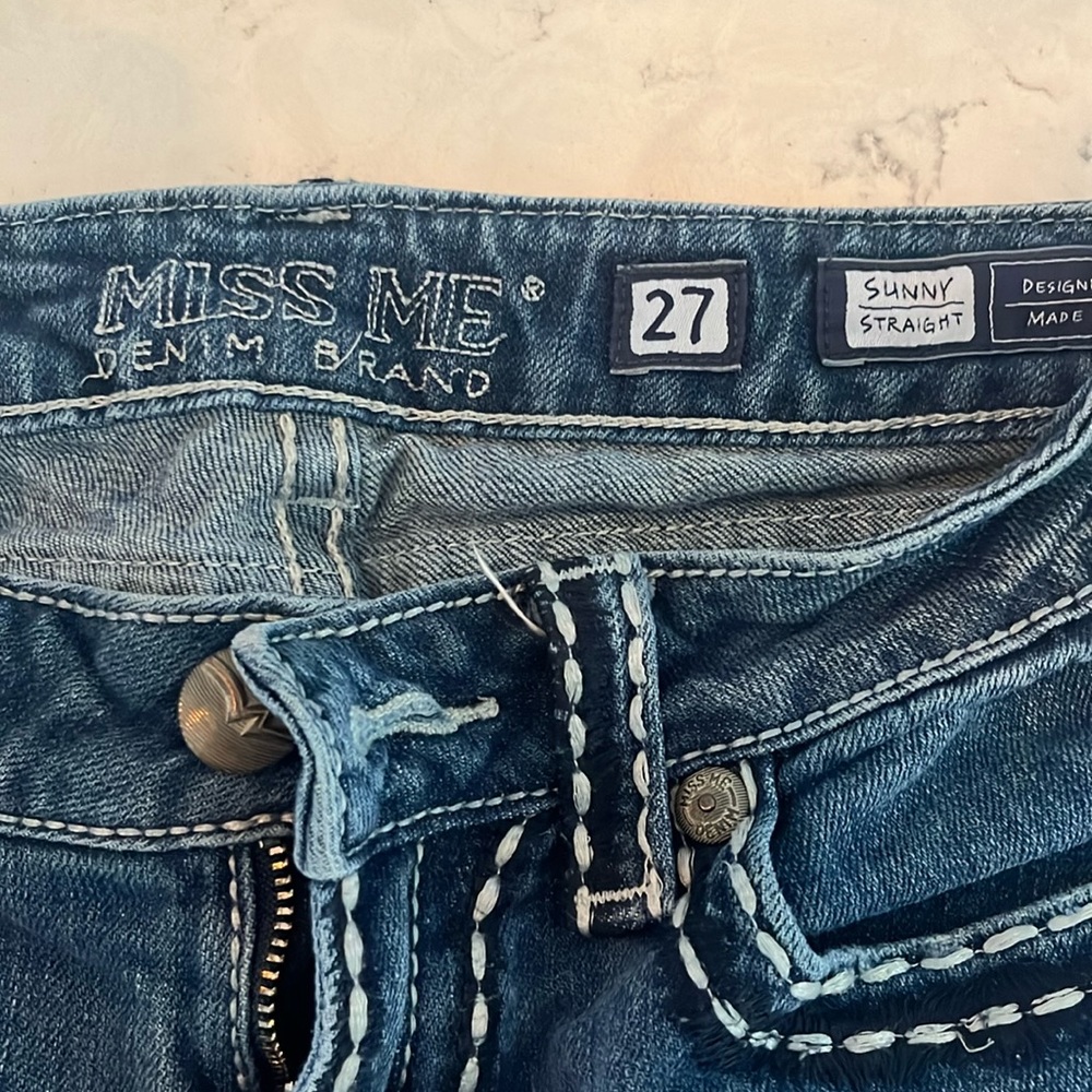 Miss Me skinny straight size 27